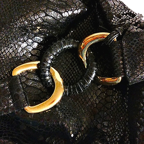 👜Must See! Gorgeous MICHAEL KORS Black Python Embossed Leather Shoulder H… - Picture 11 of 16